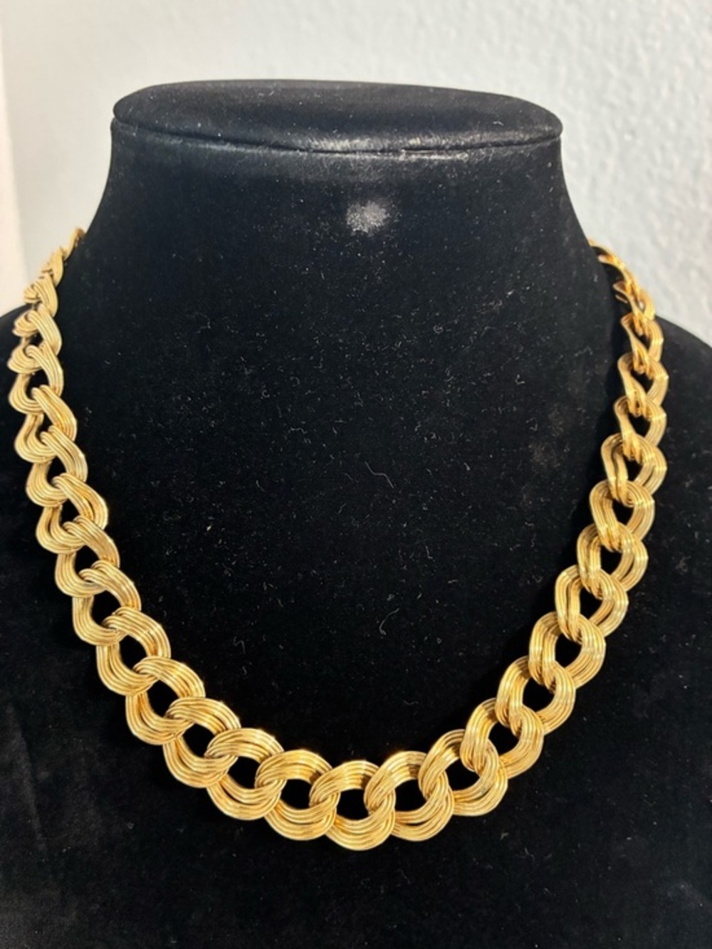 VTG MONET Polished Gold Tone Double Curb Link Chain Necklace EUC Classic OLD $